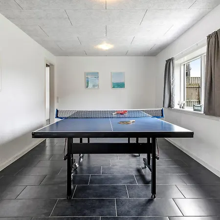 בית נופש Activity House With Wellness Area-sj700
