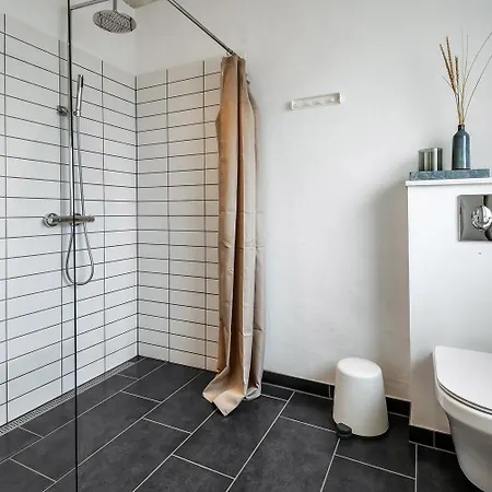 בית נופש Activity House With Wellness Area-sj700 *